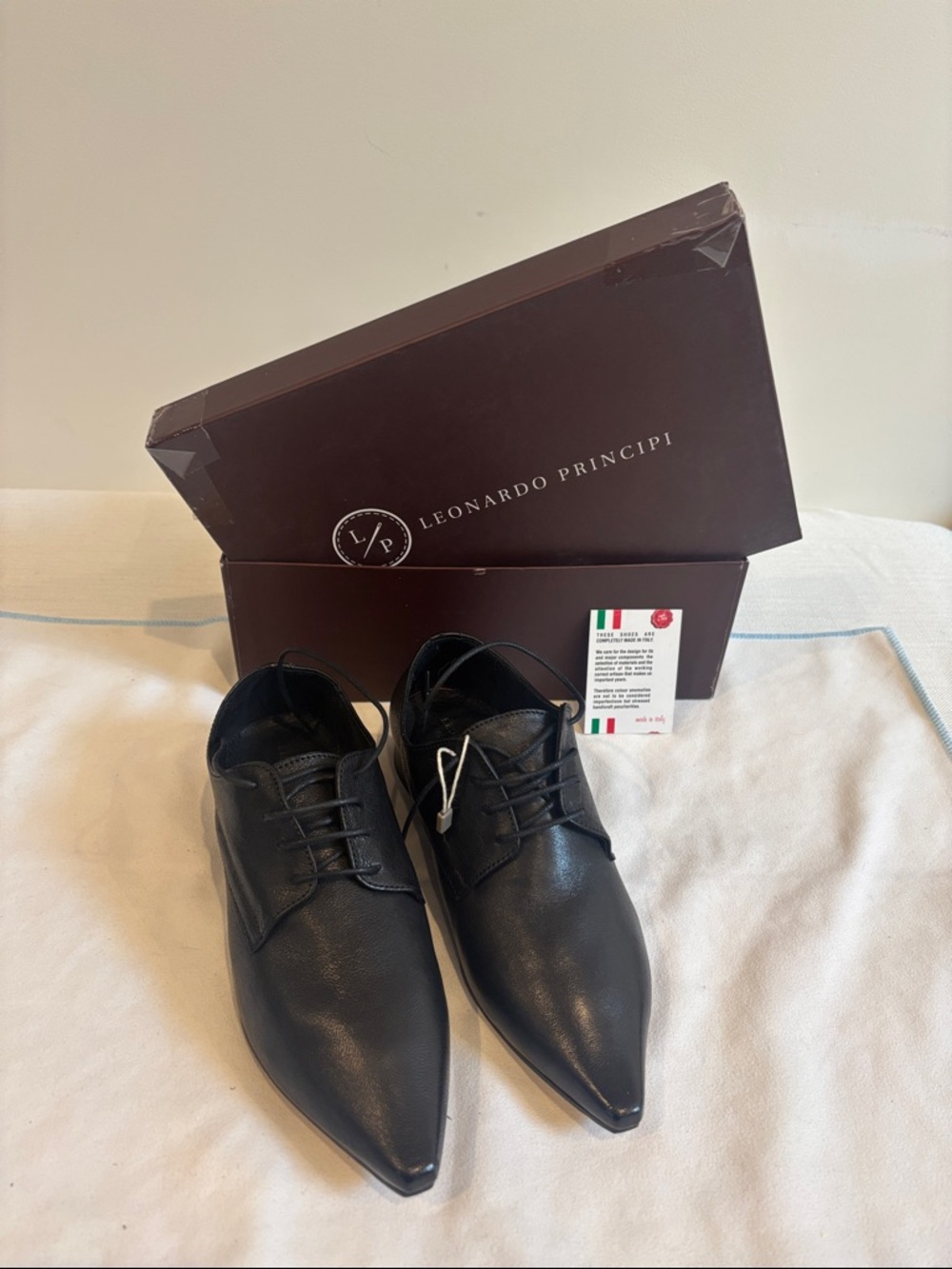 Italian / Leonardo Principi - Women’s Black Leather Pointed Lace-Up Flats